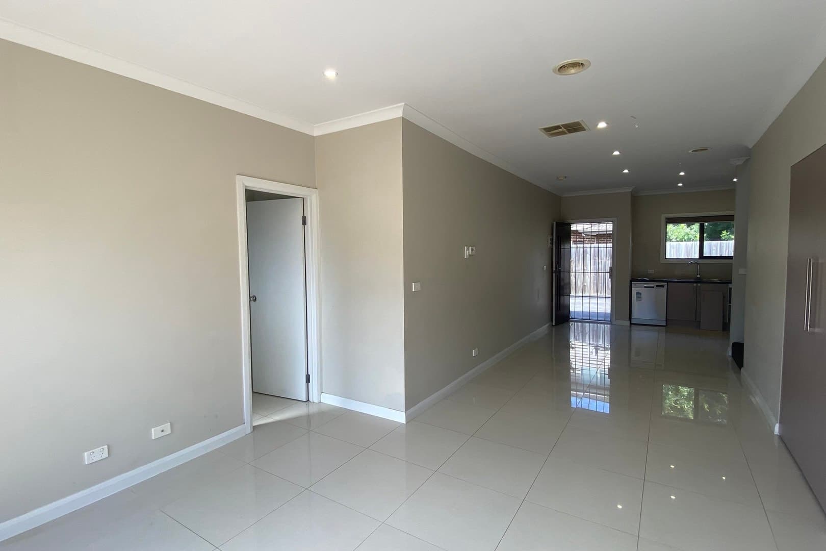 3/121 Cheddar Road, Reservoir, VIC 3073, Reservoir - Thumbnail 3
