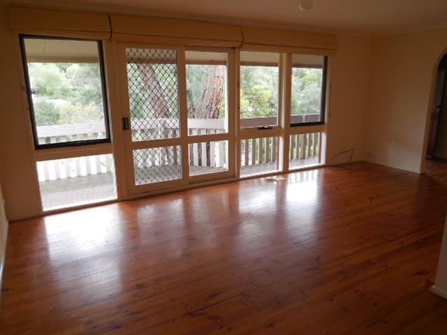 28 Everleigh Drive, Diamond Creek, VIC 3089, Diamond Creek - Thumbnail 2