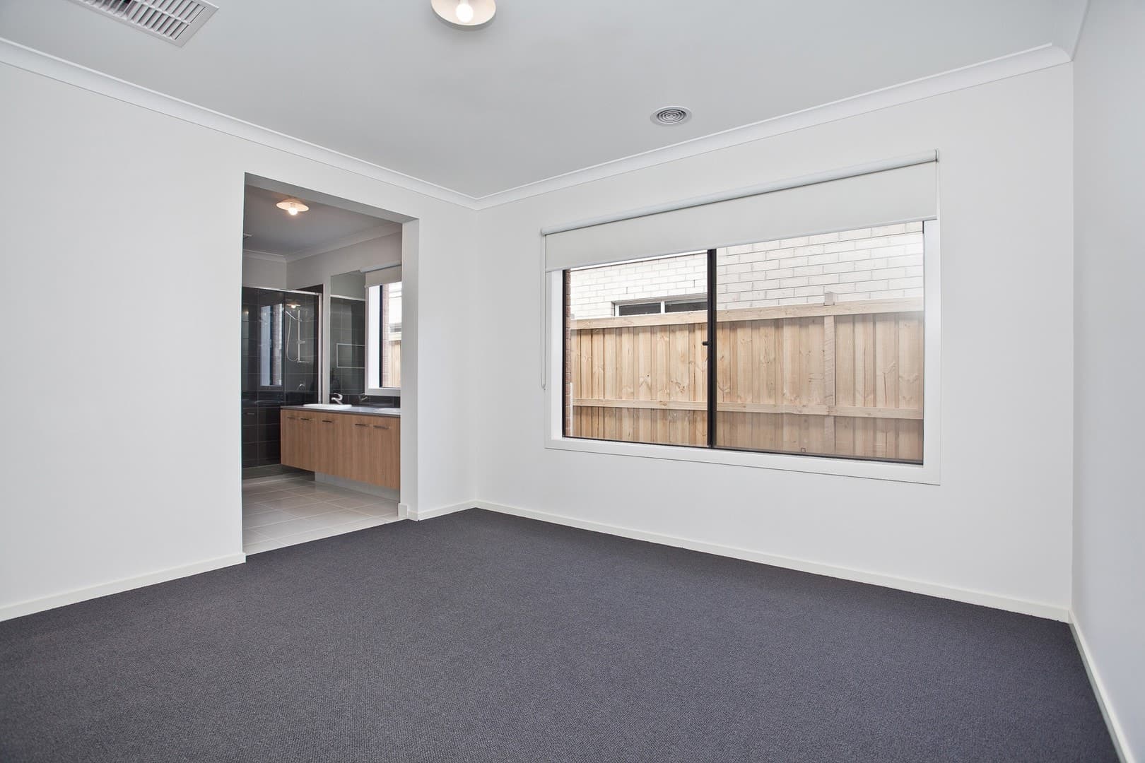 21 Bingham CircuitThornhill Park, VIC 3335  - Leased, Thornhill Park - Thumbnail 5