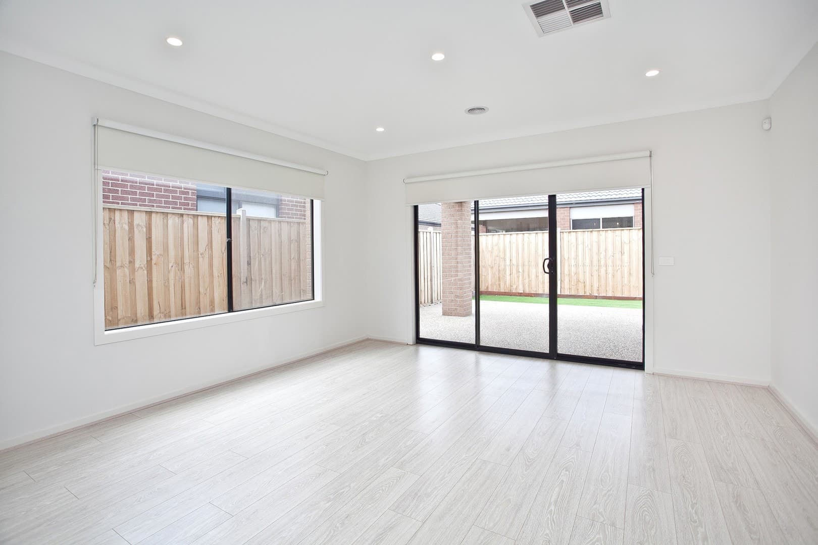 21 Bingham CircuitThornhill Park, VIC 3335  - Leased, Thornhill Park - Thumbnail 8
