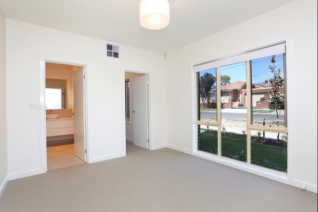 13 Carmody Street, Burwood, VIC 3125, Burwood - Thumbnail 4