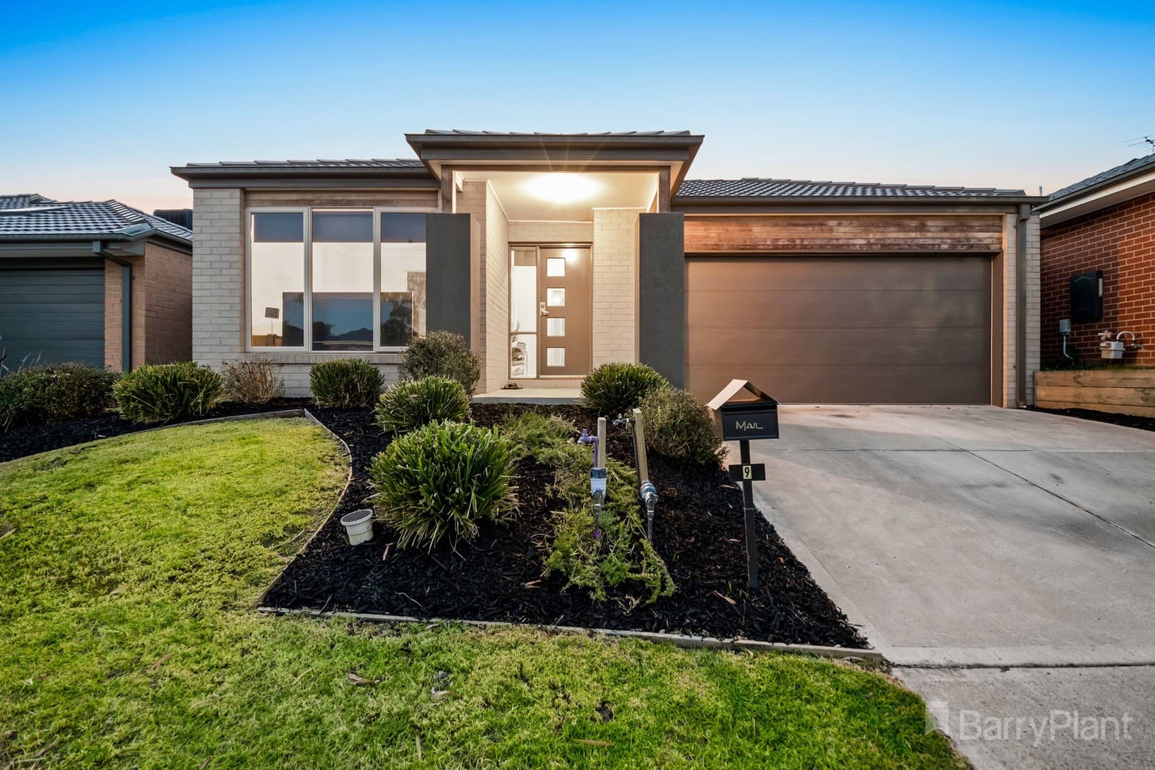9 Pointer Drive, Pakenham, VIC 3810, Pakenham - Thumbnail 2