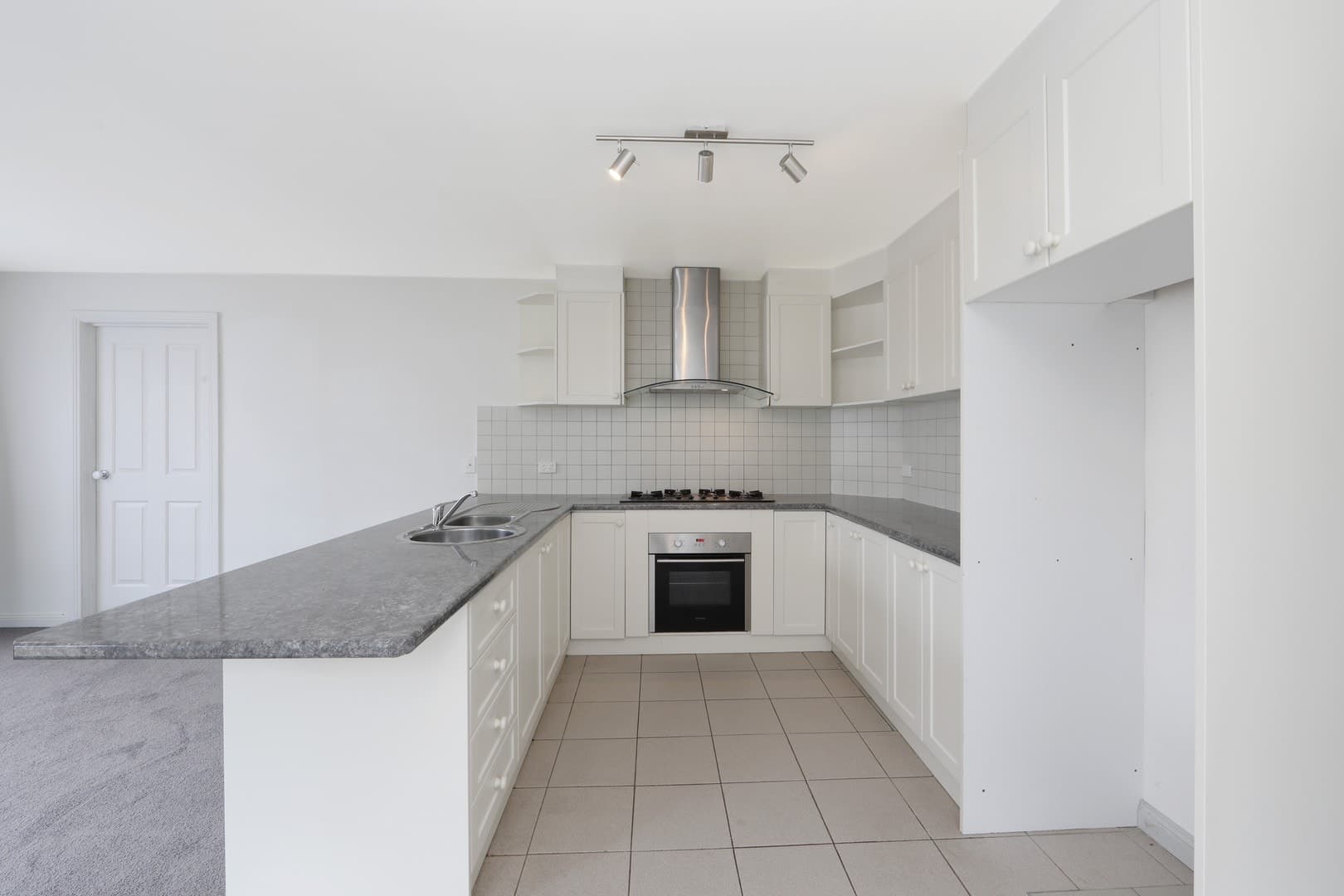 23 Lambourne Avenue, Rowville, VIC 3178, Rowville - Thumbnail 4