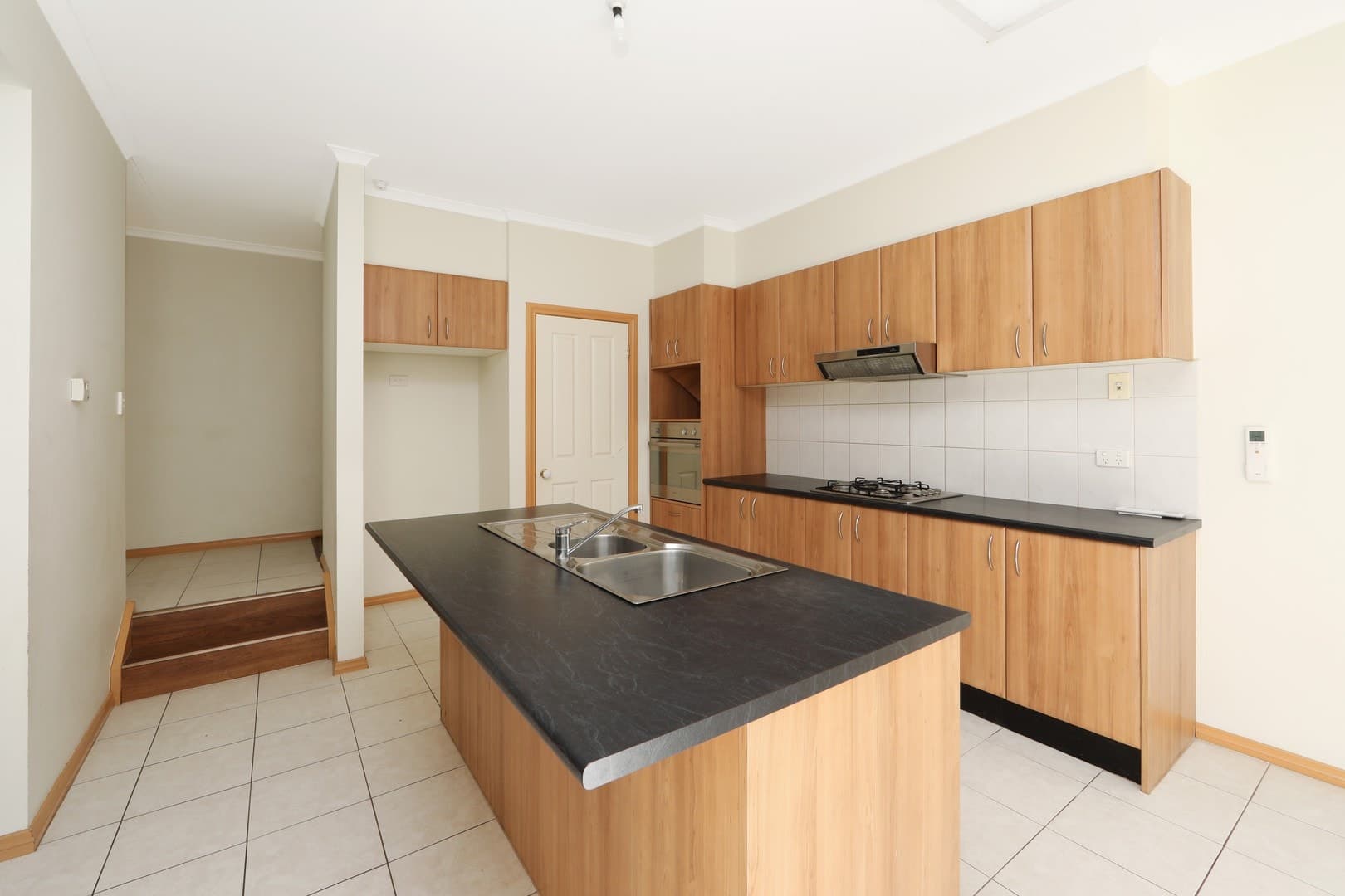 3/16 Gresford Road, Wantirna, VIC 3152, Wantirna - Thumbnail 2