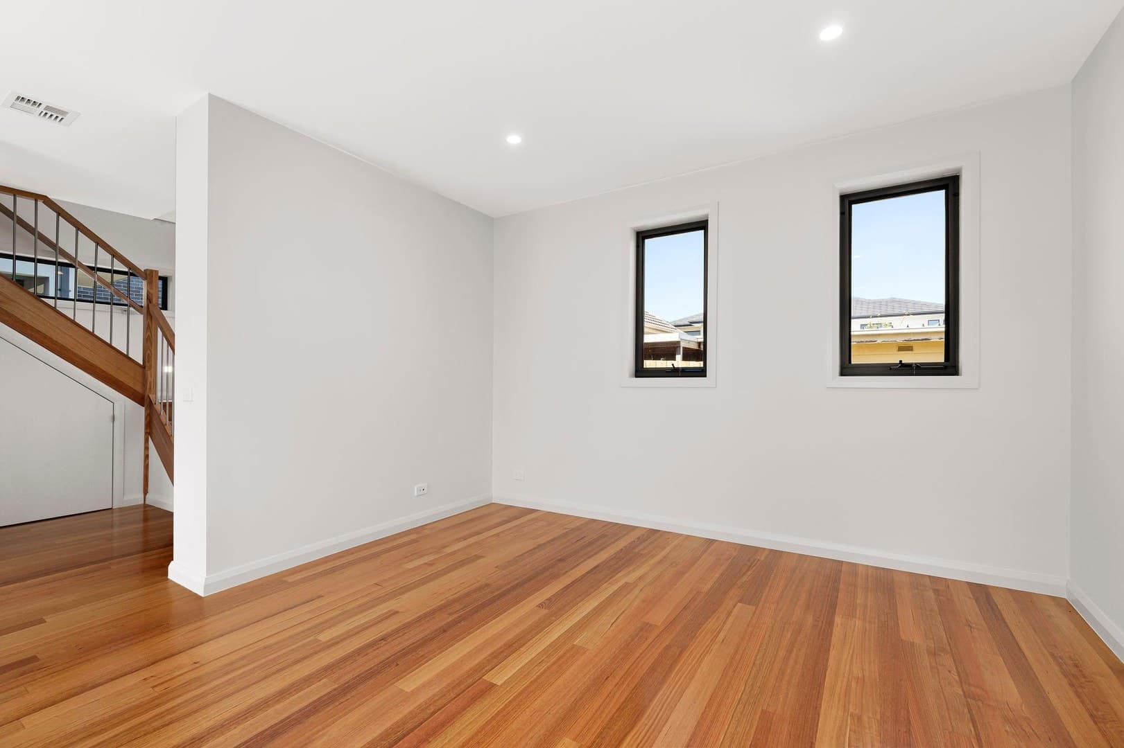 2/61 Renshaw Street, Doncaster East, VIC 3109, Doncaster East - Thumbnail 5