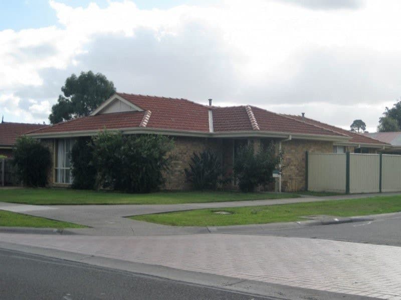 8 Warrawong Drive, Berwick, VIC 3806, Berwick - Thumbnail 2
