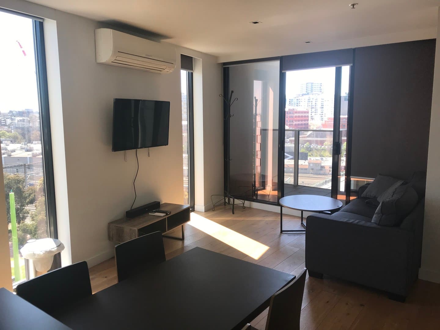 1013/677 La Trobe st Street, Docklands, VIC 3008, Docklands - Thumbnail 2