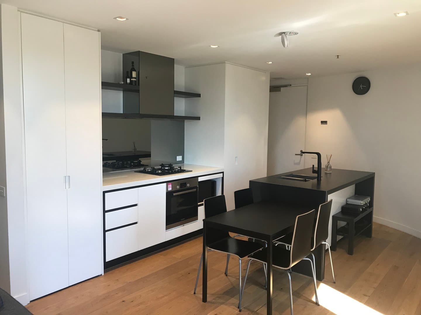1013/677 La Trobe st Street, Docklands, VIC 3008, Docklands - Thumbnail 3