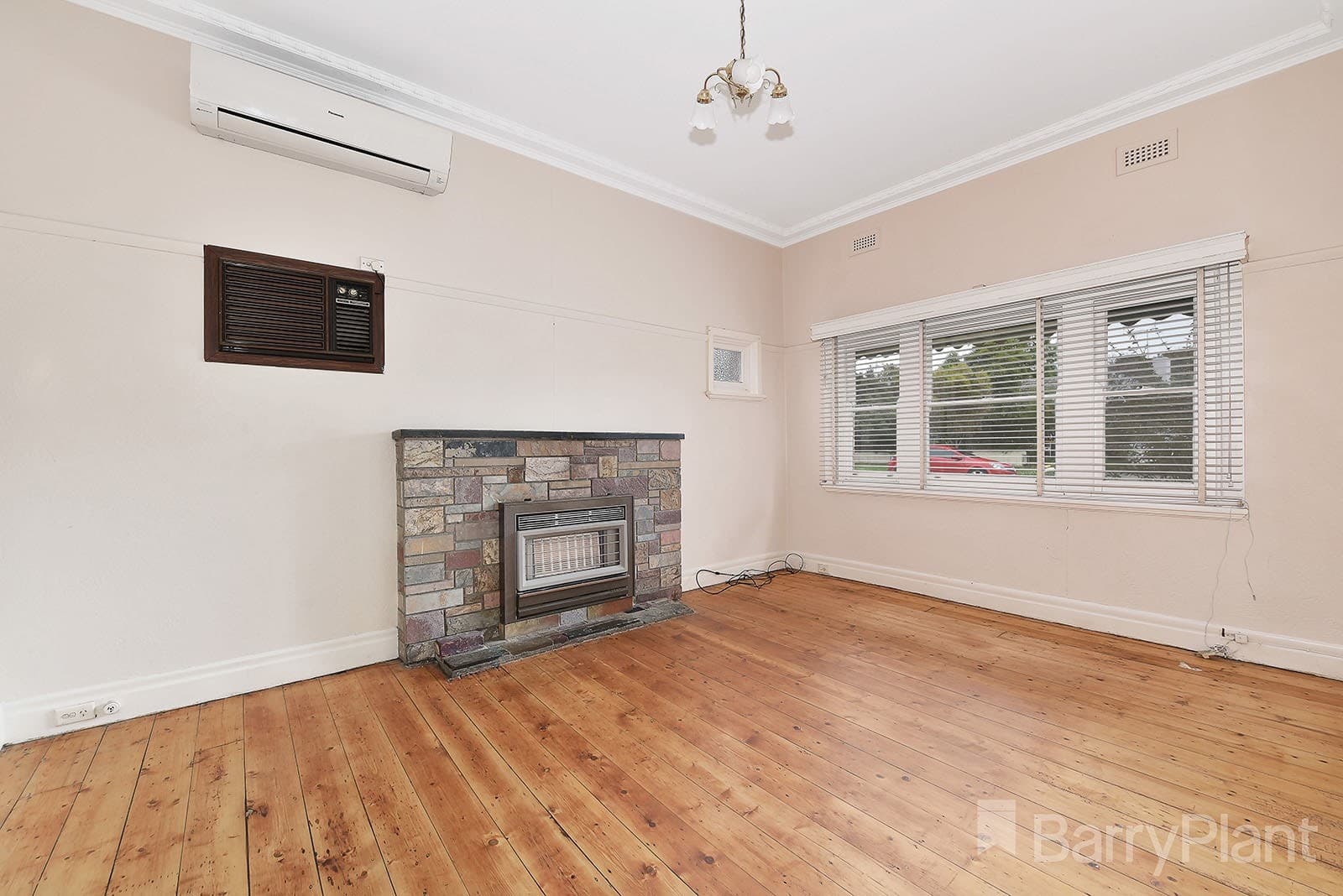 228 Rossmoyne Street, Thornbury, VIC 3071, Thornbury - Thumbnail 5