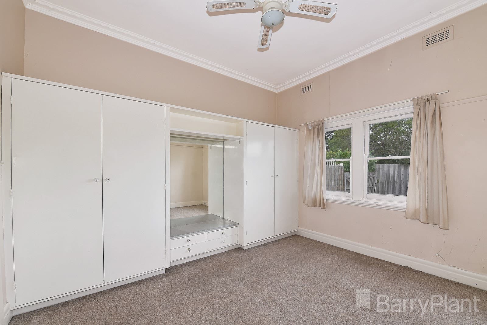 228 Rossmoyne Street, Thornbury, VIC 3071, Thornbury - Thumbnail 6