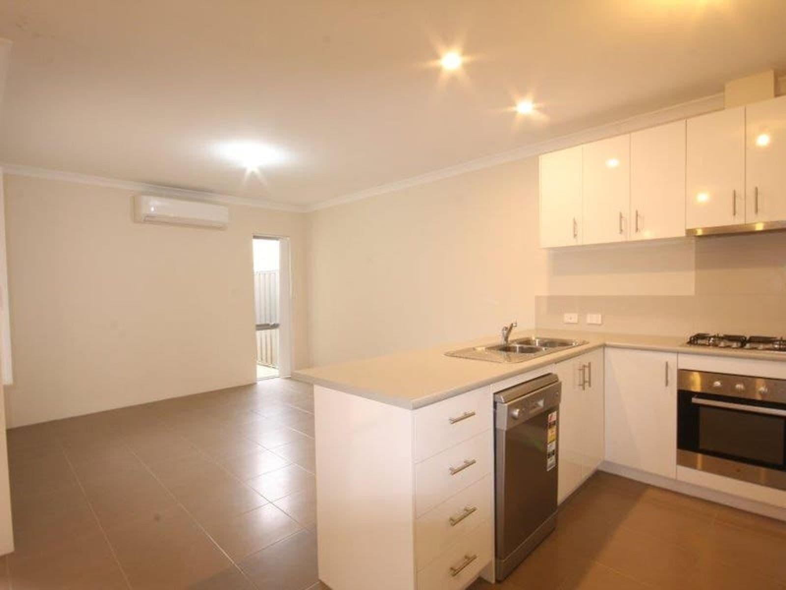 7/80 Dowitcher Loop, Gosnells WA 6110, Gosnells - Image 1