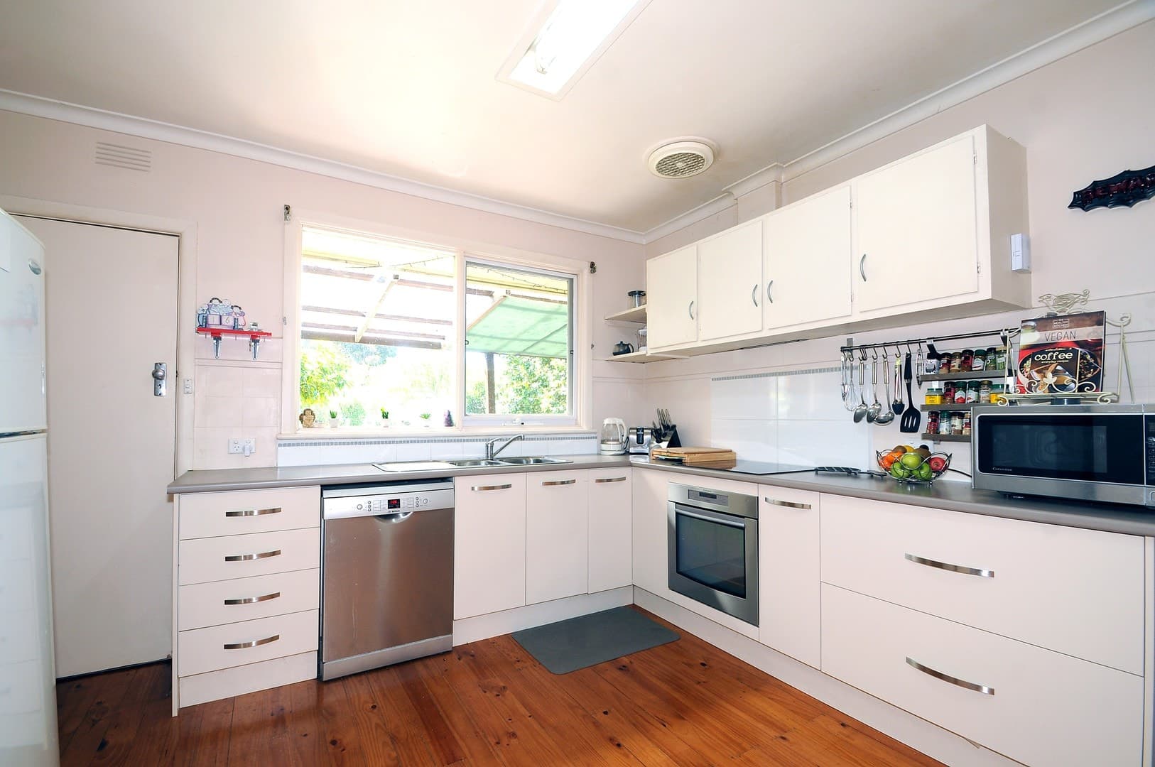 17 Bridges Avenue, Edithvale, VIC 3196, Edithvale - Thumbnail 2