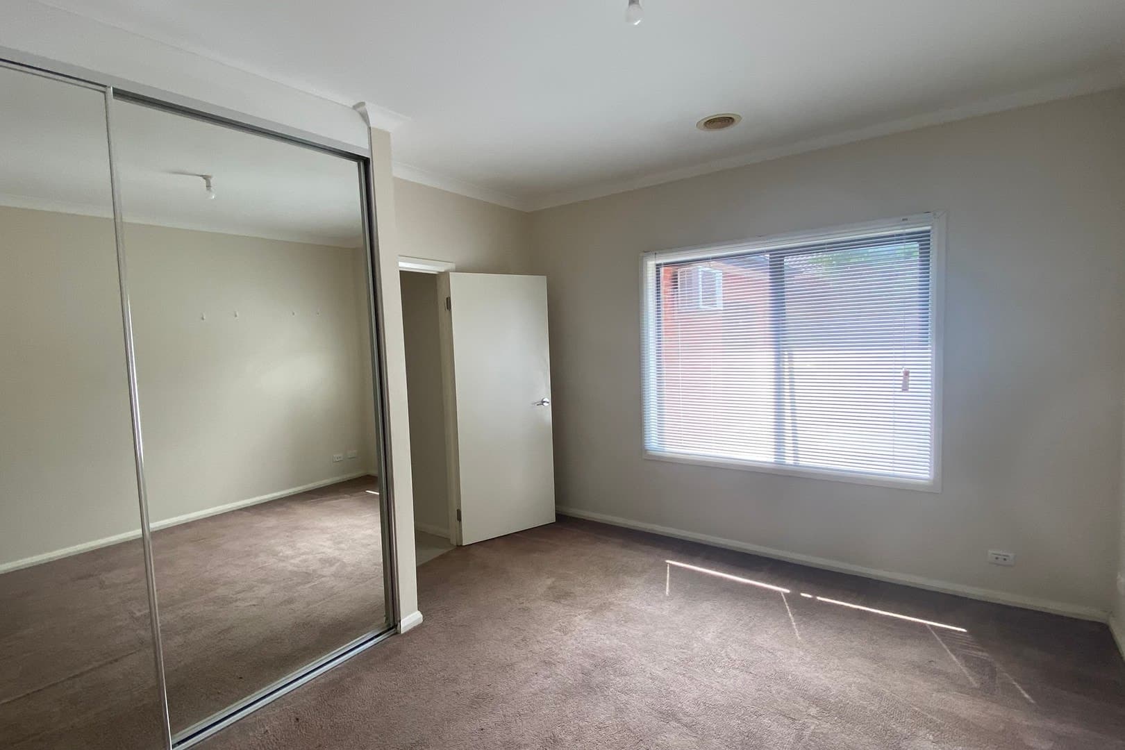 2/31 Rosenthal CrescentReservoir, VIC 3073  - Leased, Reservoir - Thumbnail 8