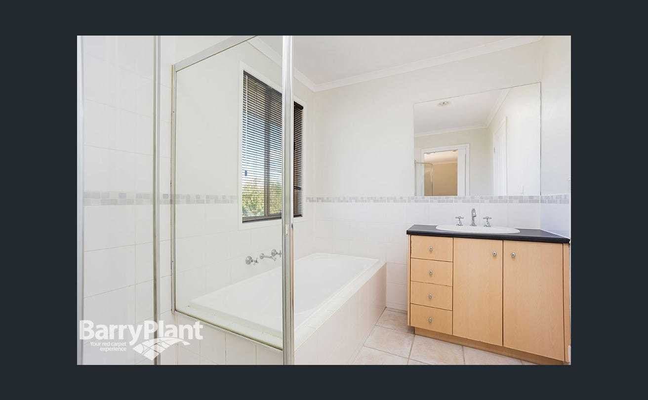 21 Dalkeith Drive, Point Cook, VIC 3030, Point Cook - Thumbnail 4