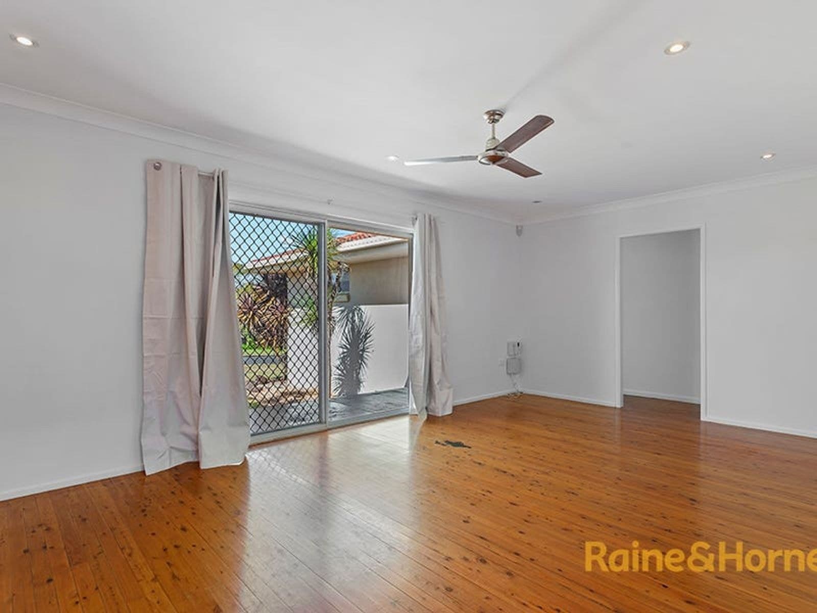 79 Knockator Crescent, Centenary Heights QLD 4350, Centenary Heights - Thumbnail 4
