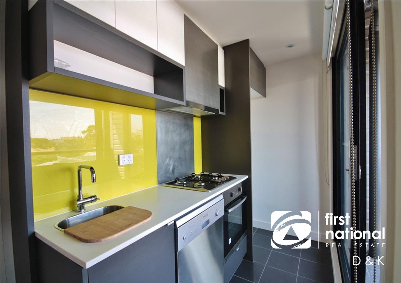 4 Cirque Drive, Footscray VIC 3011, Footscray - Thumbnail 2