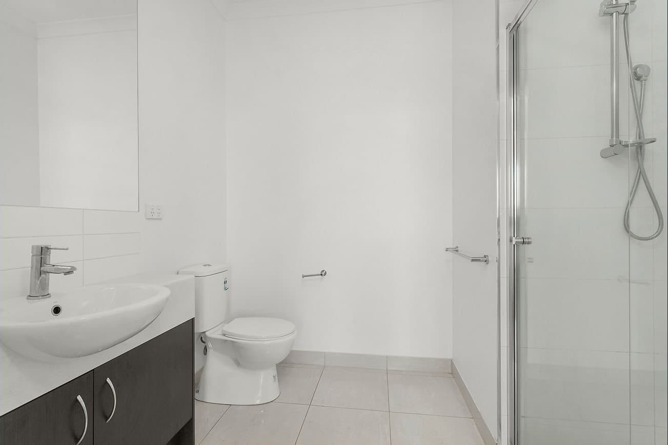 2D Kyneton Avenue, Reservoir, VIC 3073, Reservoir - Thumbnail 5
