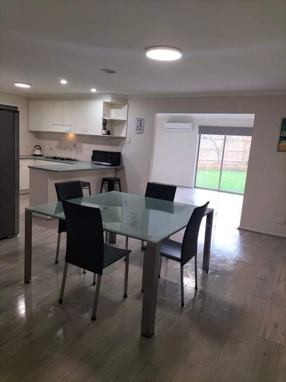 2 Oakwood Court, Hillside, VIC 3037, Hillside - Thumbnail 4