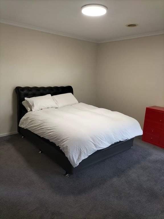 2 Oakwood Court, Hillside, VIC 3037, Hillside - Thumbnail 6