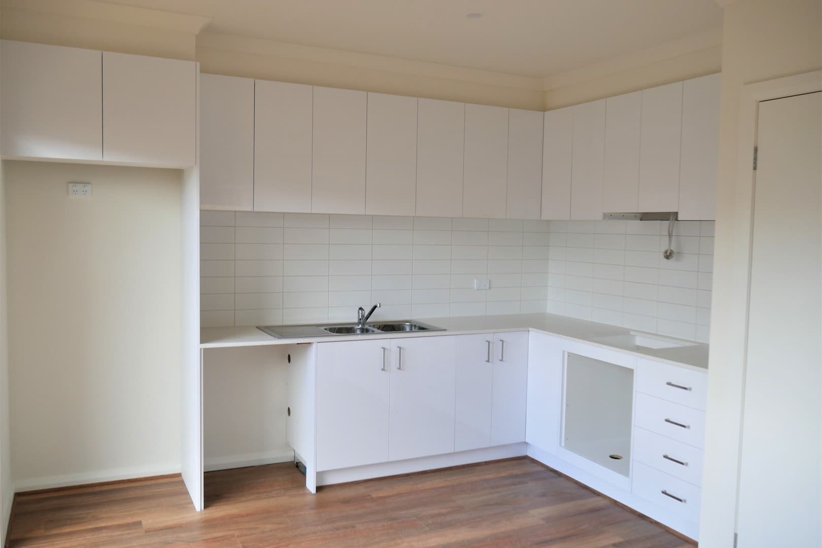 8/6 McKay Place, Melton South, VIC 3338, Melton South - Thumbnail 3