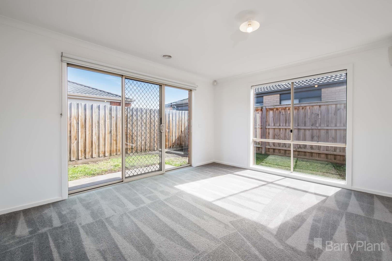 2 Trinidad Walk, Pakenham, VIC 3810, Pakenham - Thumbnail 3