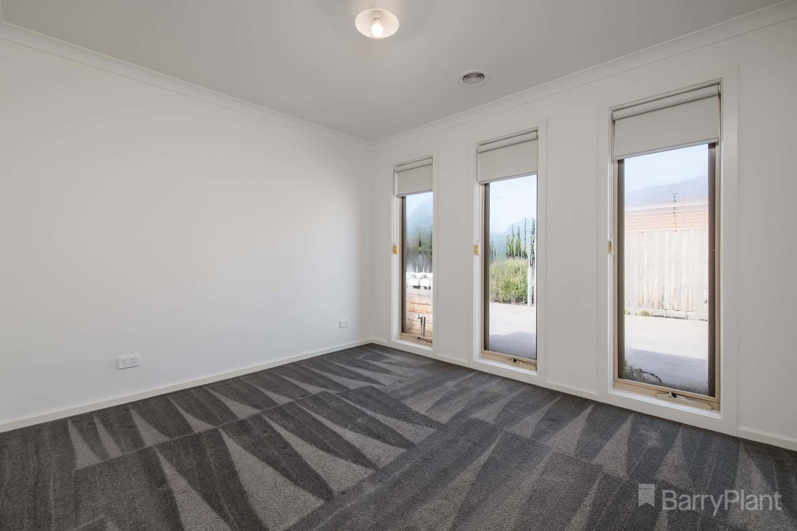 2 Trinidad Walk, Pakenham, VIC 3810, Pakenham - Thumbnail 4