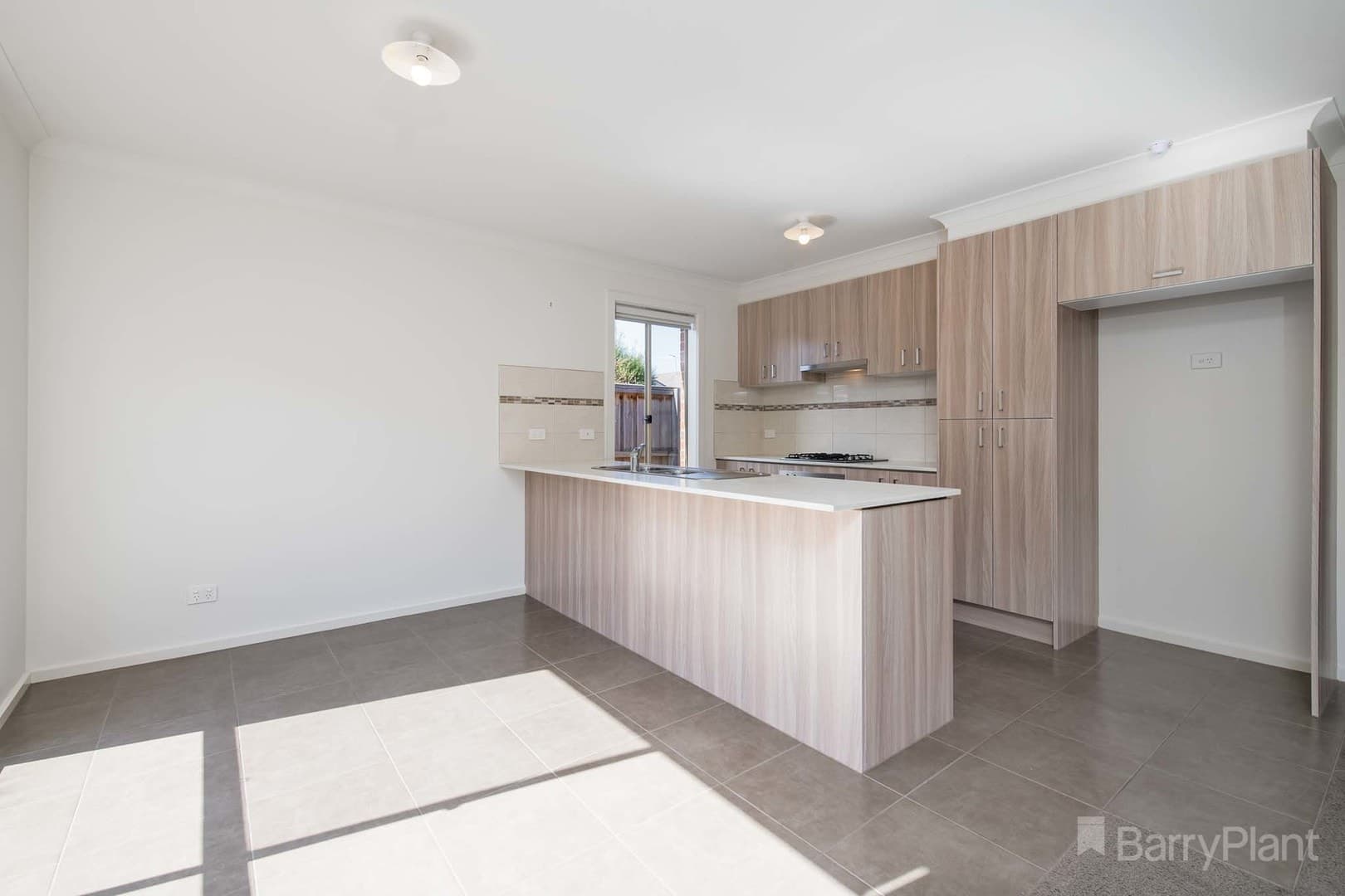 2 Trinidad Walk, Pakenham, VIC 3810, Pakenham - Thumbnail 6