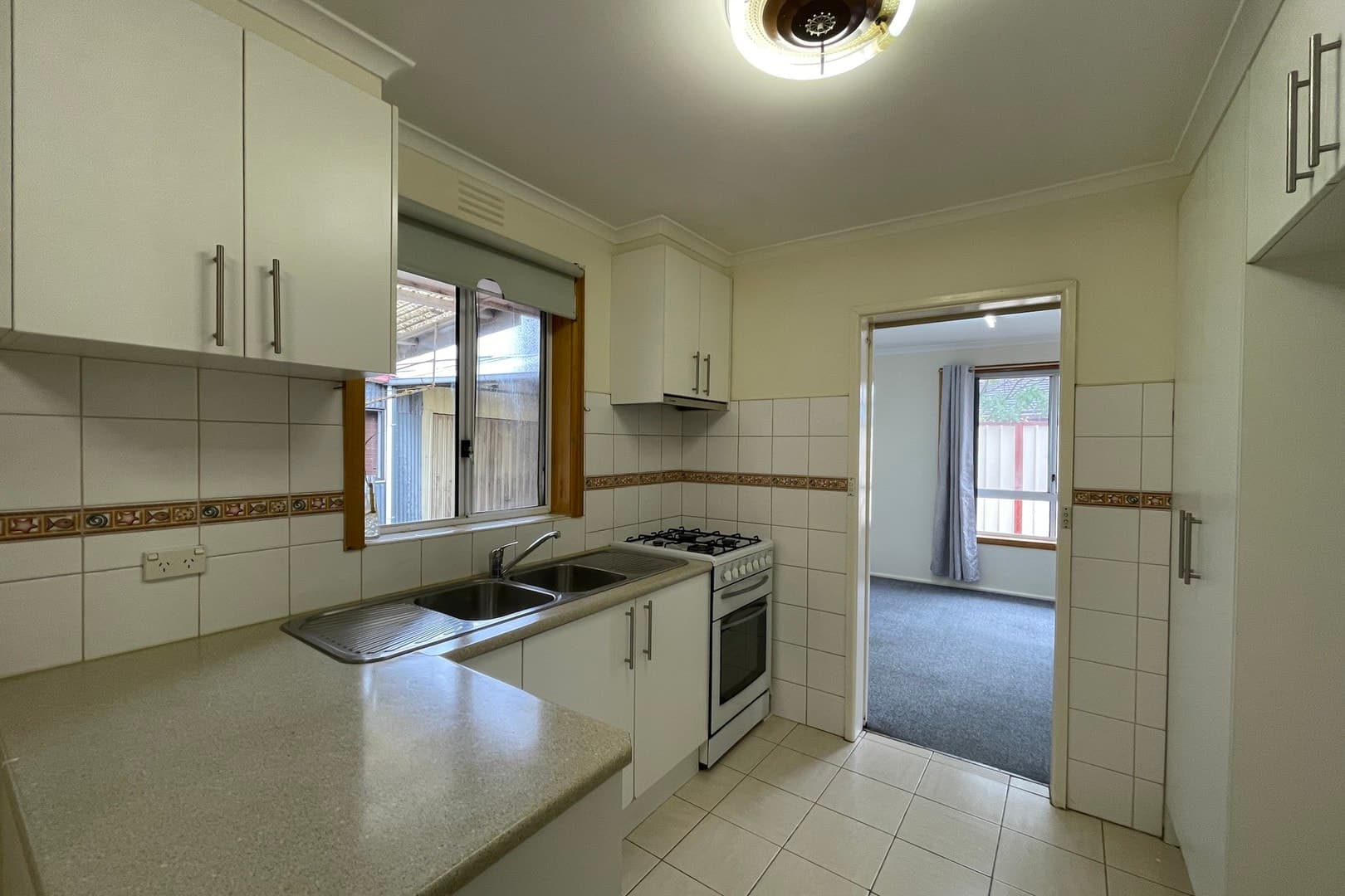 33 Kilmore Crescent, Dallas, VIC 3047, Dallas - Thumbnail 4