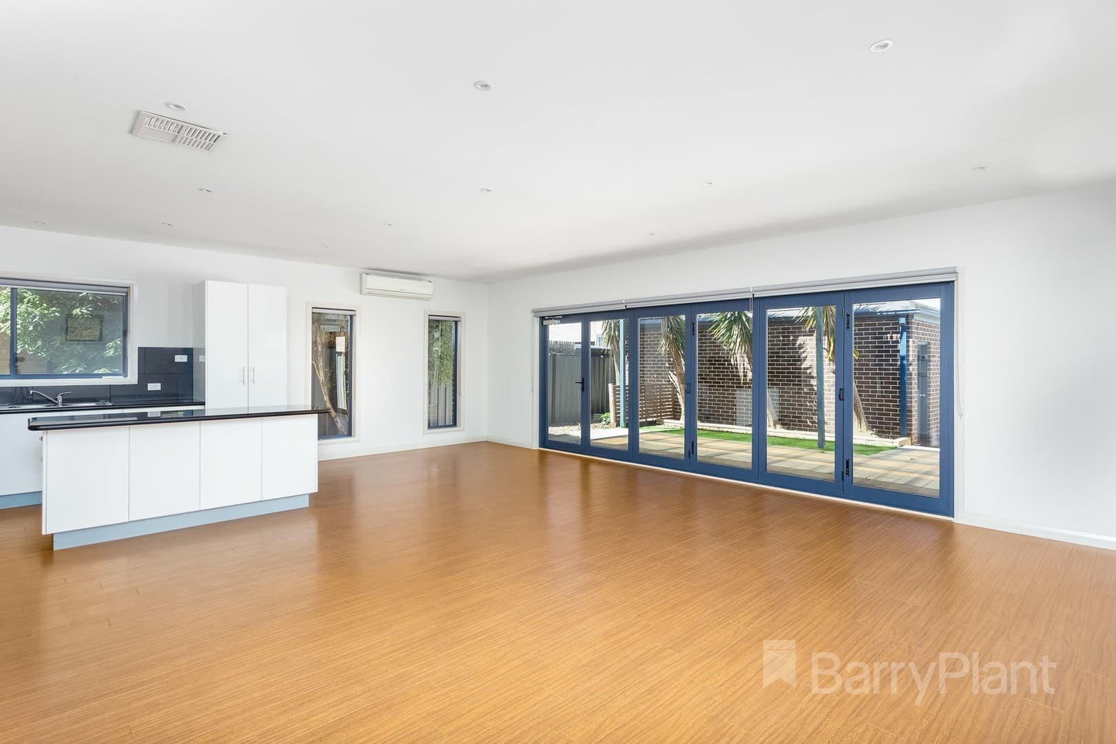 6 McCulloch Walk, Point Cook, VIC 3030, Point Cook - Thumbnail 4