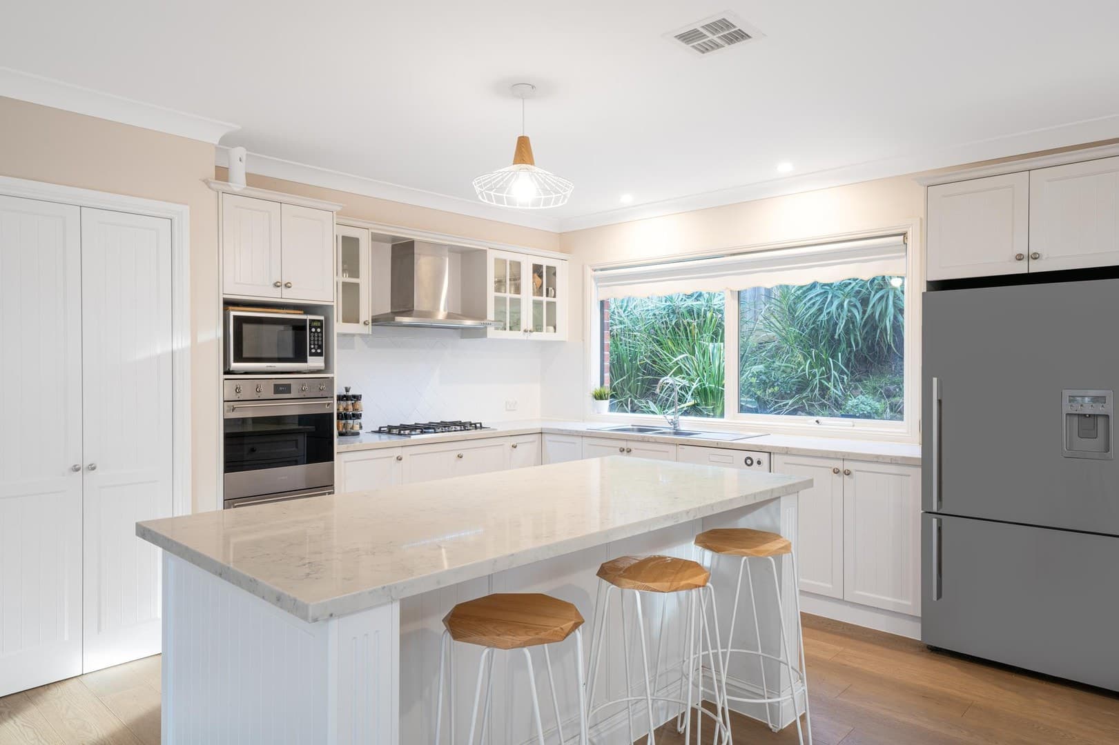 15 Leilani Court, Highton, VIC 3216, Highton - Thumbnail 2