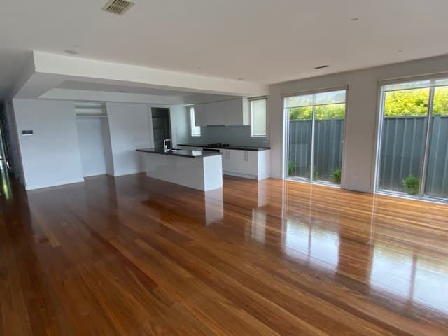 9 Lynch Street, Sunshine, VIC 3020, Sunshine - Thumbnail 2