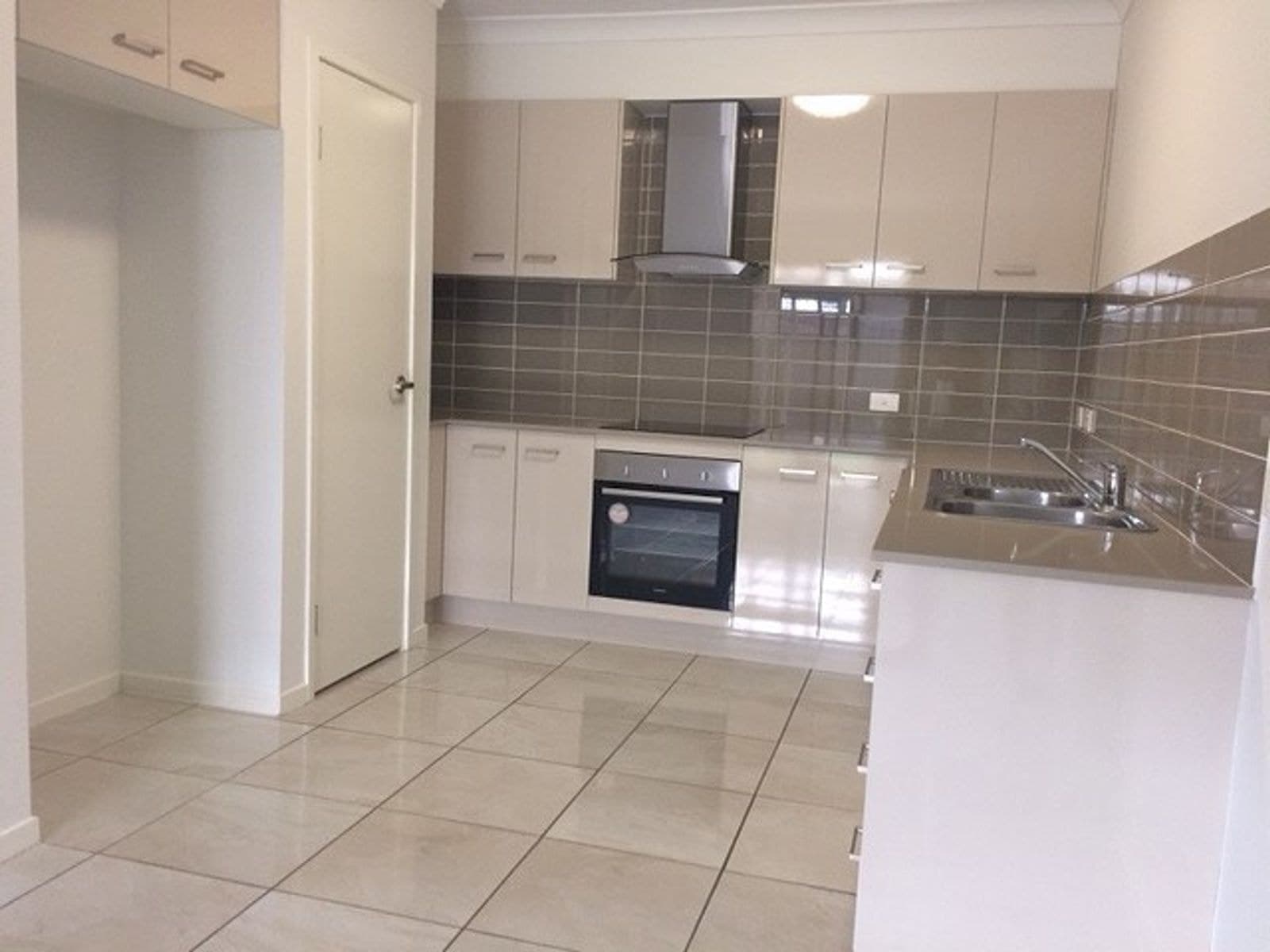 3/15 Dudley Street, Chinchilla QLD 4413, Chinchilla - Thumbnail 2
