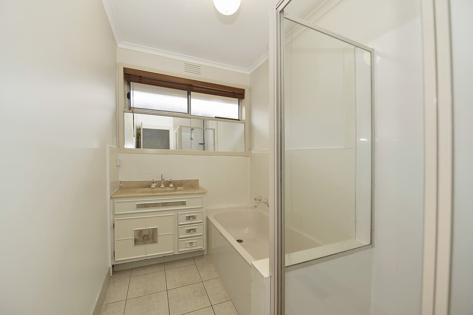 118 Carrick Drive, Gladstone Park, VIC 3043, Gladstone Park - Thumbnail 5