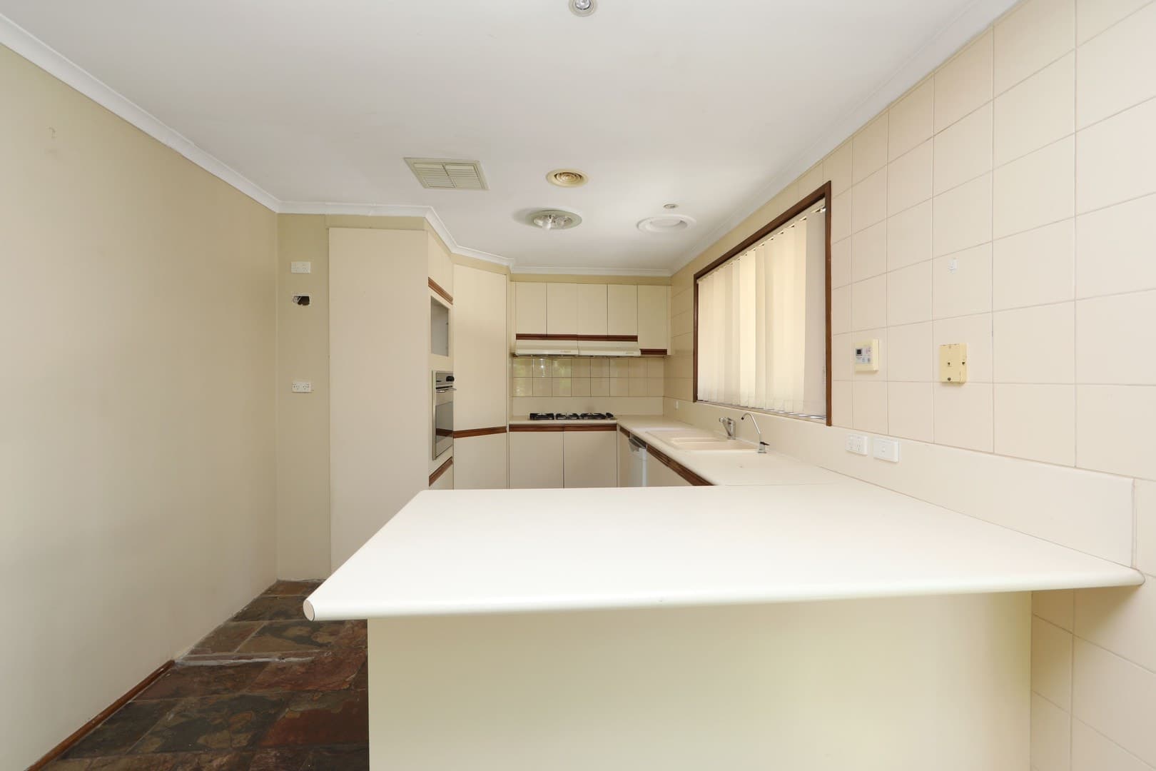 8 Sienna Court, Rowville, VIC 3178, Rowville - Thumbnail 2