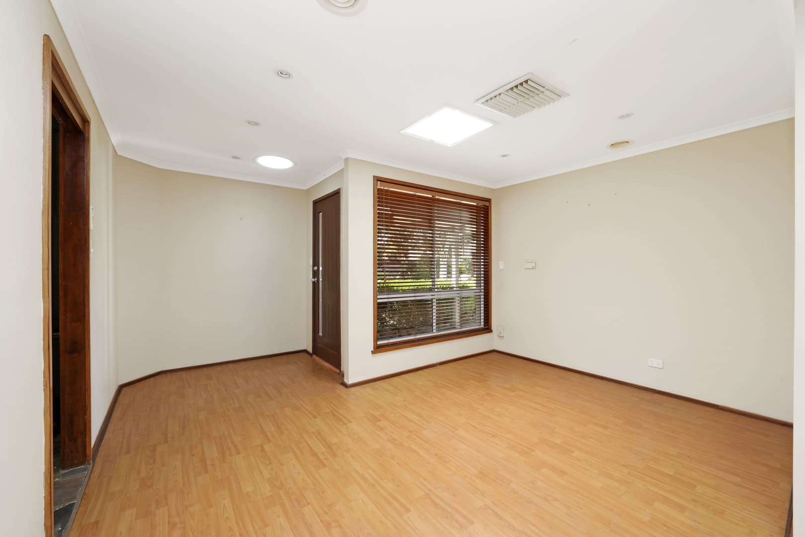 8 Sienna Court, Rowville, VIC 3178, Rowville - Thumbnail 4