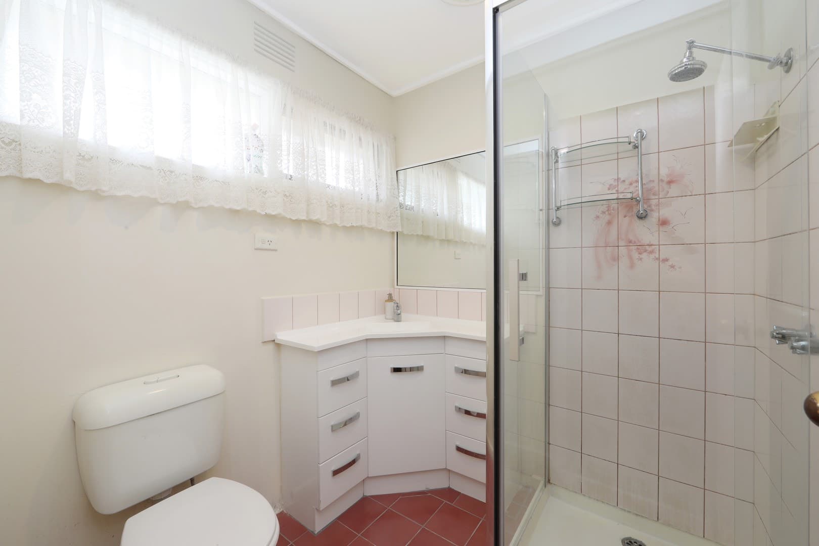 118 Outlook  Drive, Dandenong North, VIC 3175, Dandenong North - Thumbnail 3