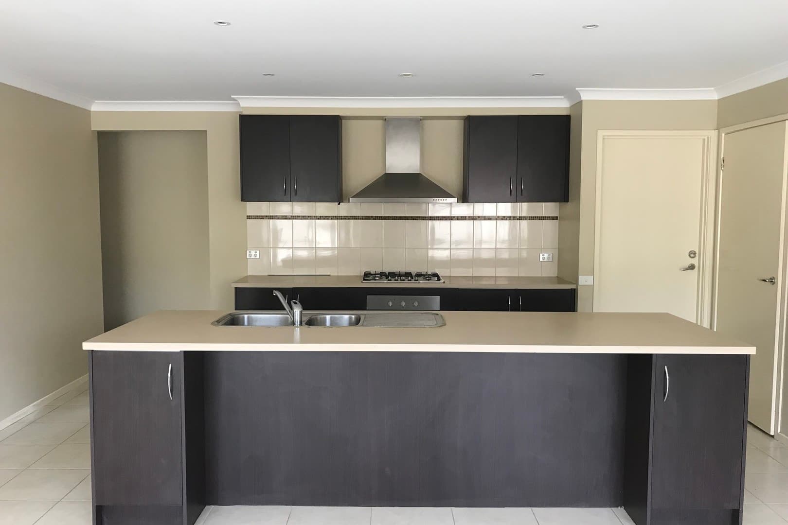 5 Muros Close, Point Cook, VIC 3030, Point Cook - Thumbnail 5