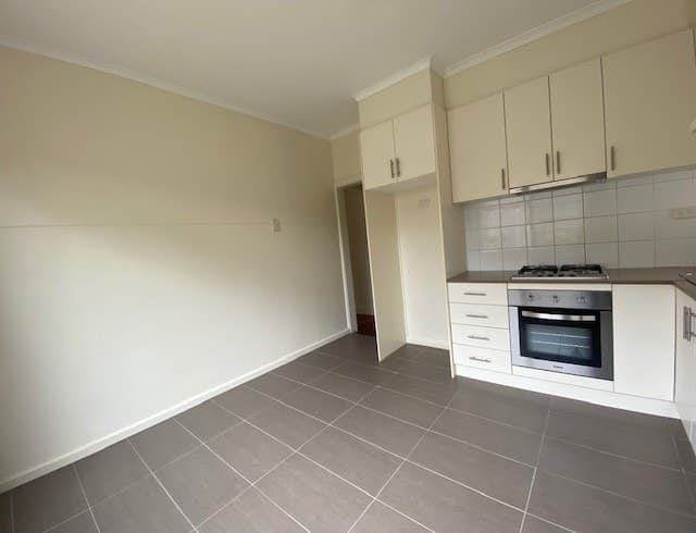 1/215 Spring Street, Reservoir, VIC 3073, Reservoir - Thumbnail 2