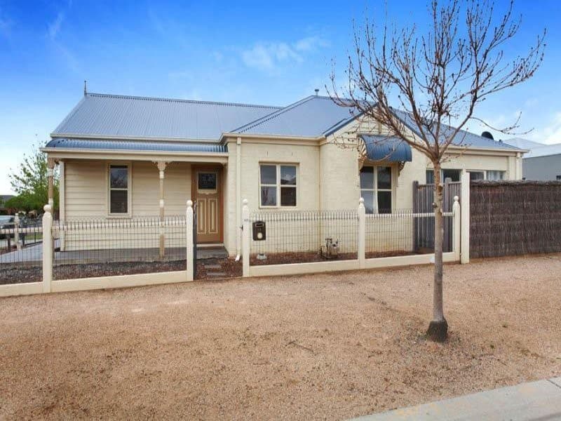 10 Cullen TerraceCaroline Springs, VIC 3023  - Leased, Caroline Springs - Thumbnail 3