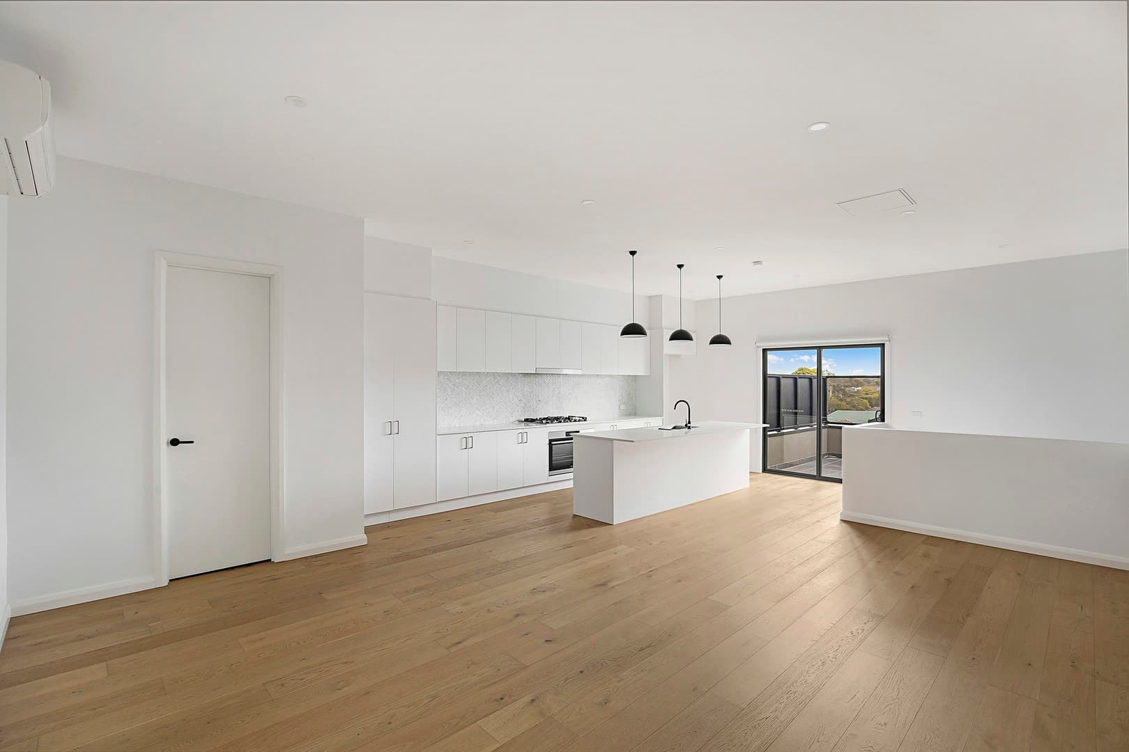 3/2 Keats Avenue, Kingsbury, VIC 3083, Kingsbury - Thumbnail 2
