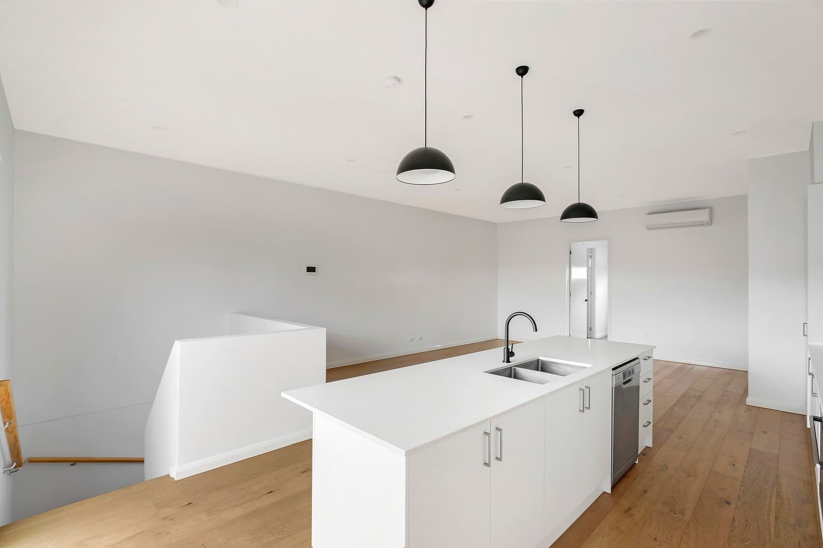 3/2 Keats Avenue, Kingsbury, VIC 3083, Kingsbury - Thumbnail 3