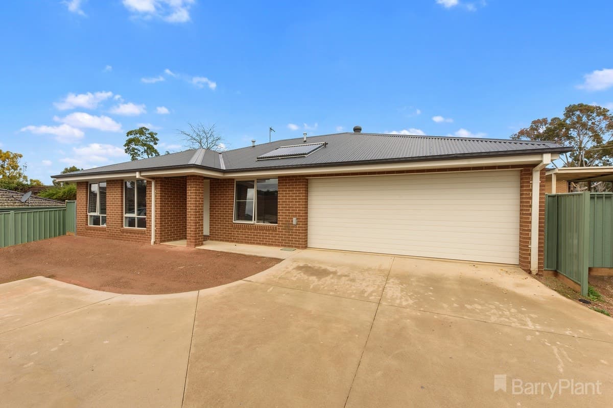 2/83 Reservoir RoadStrathdale, VIC 3550  - Leased, Strathdale - Image 1