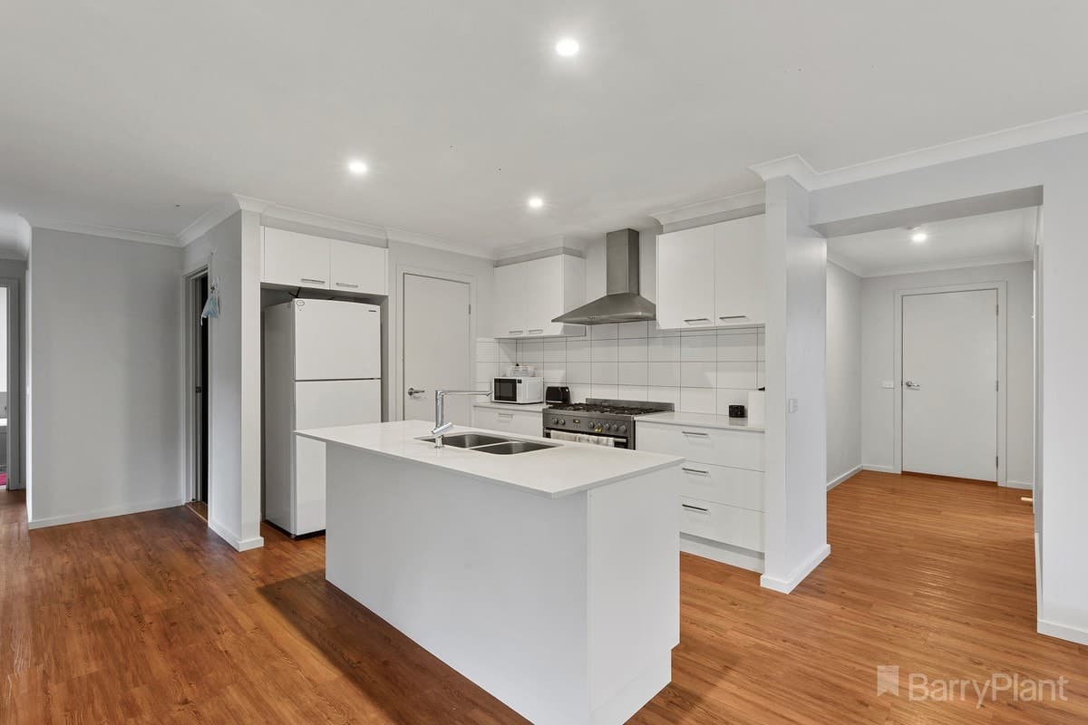 2/83 Reservoir RoadStrathdale, VIC 3550  - Leased, Strathdale - Thumbnail 2