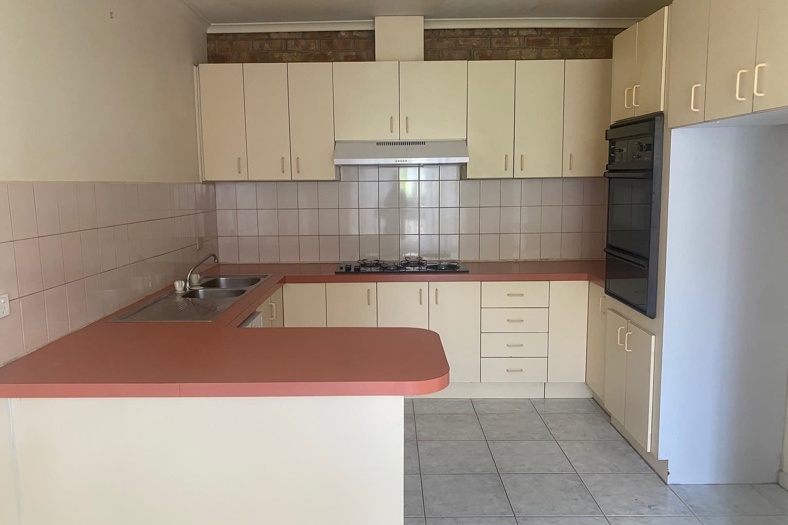 2/1 Gladstone Street, Coburg, VIC 3058, Coburg - Thumbnail 4