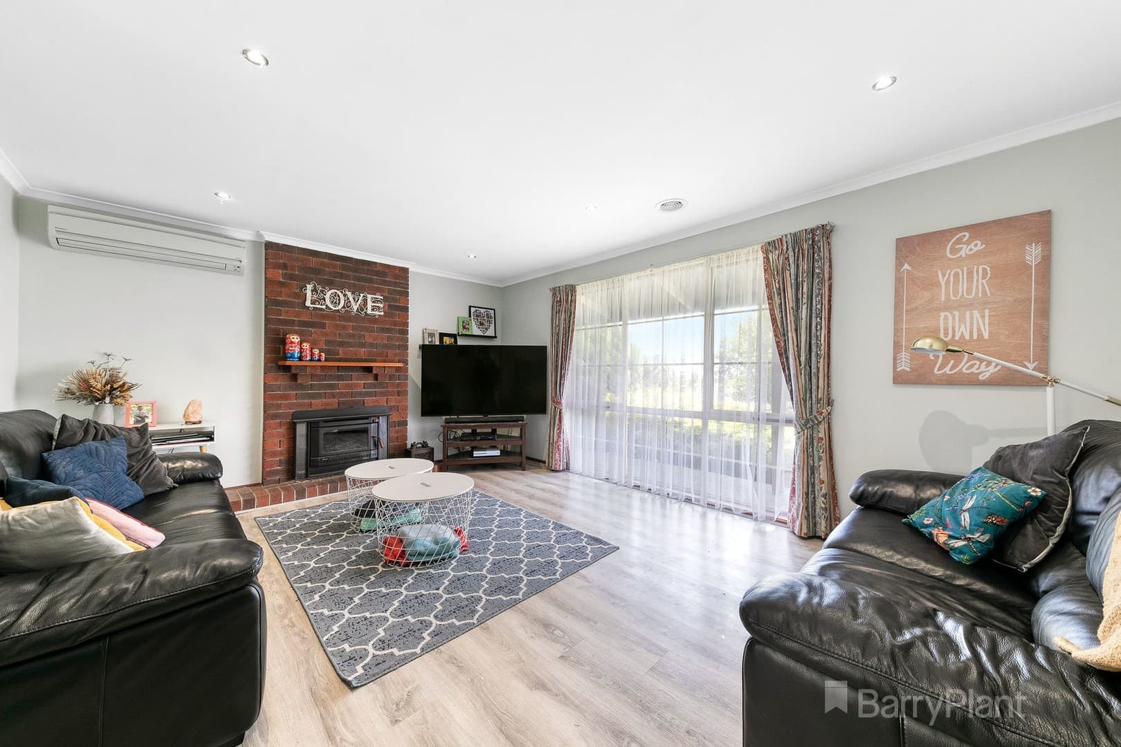 10 McInnes Court, Pakenham, VIC 3810, Pakenham - Thumbnail 3