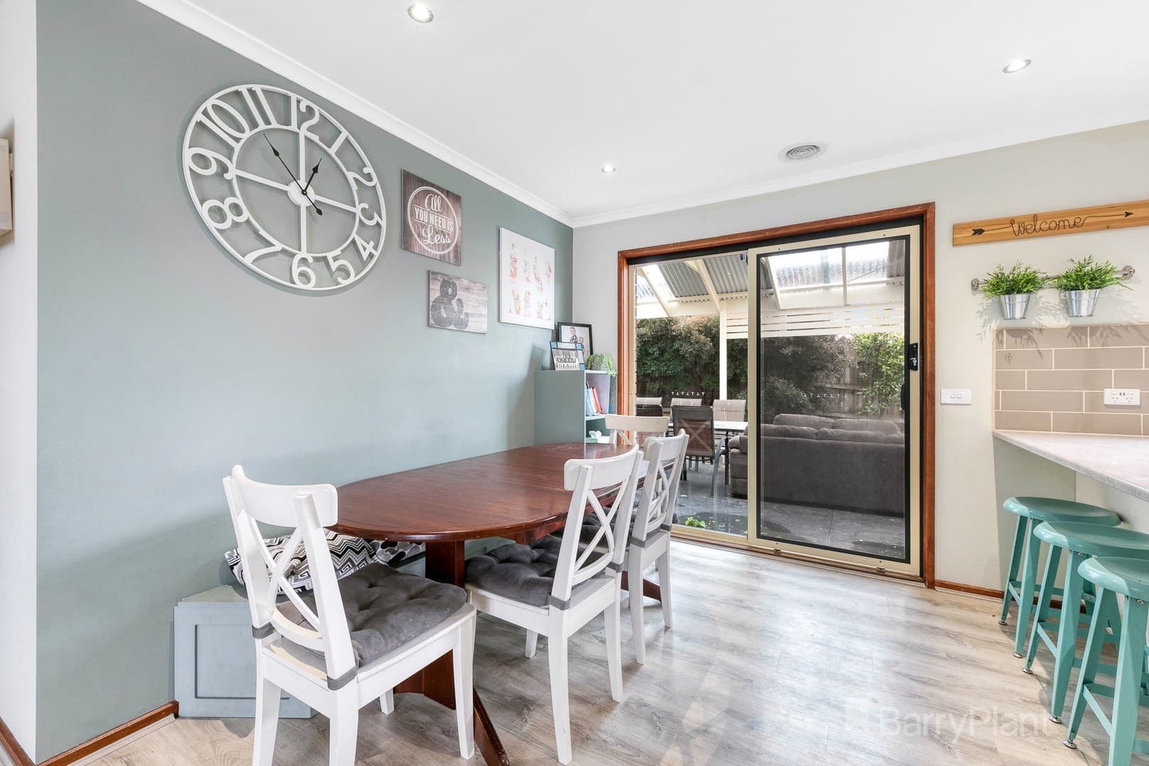 10 McInnes Court, Pakenham, VIC 3810, Pakenham - Thumbnail 4