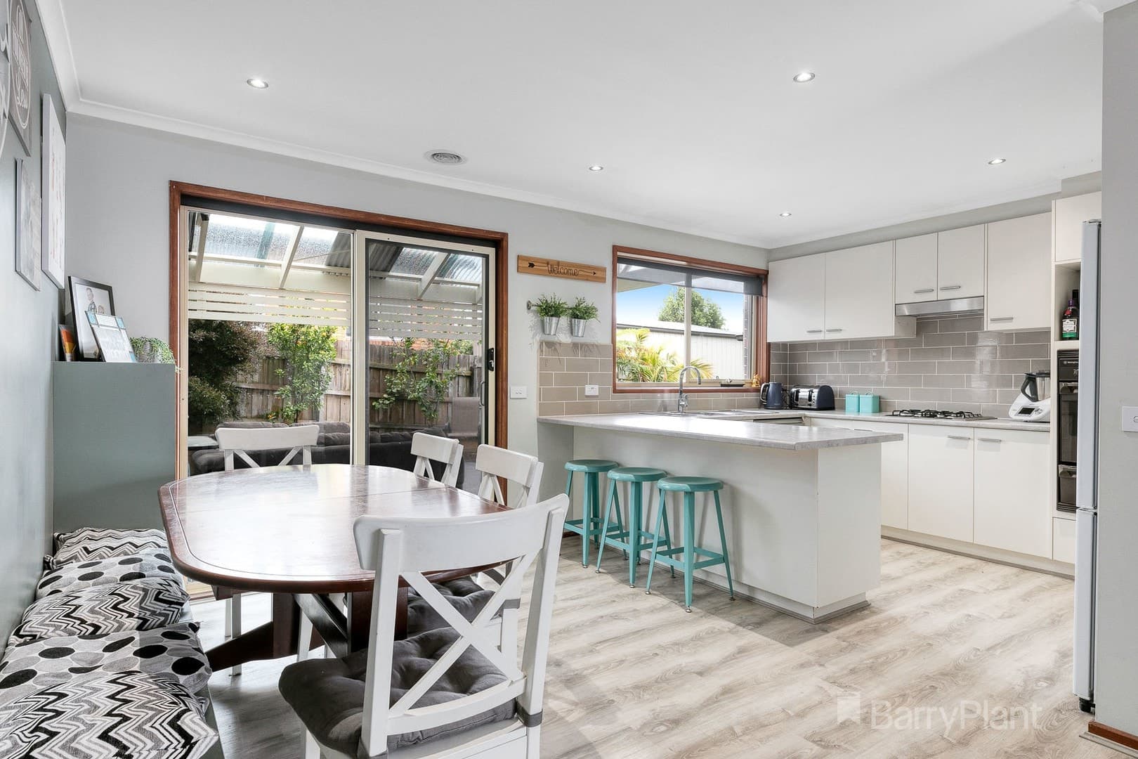 10 McInnes Court, Pakenham, VIC 3810, Pakenham - Thumbnail 6