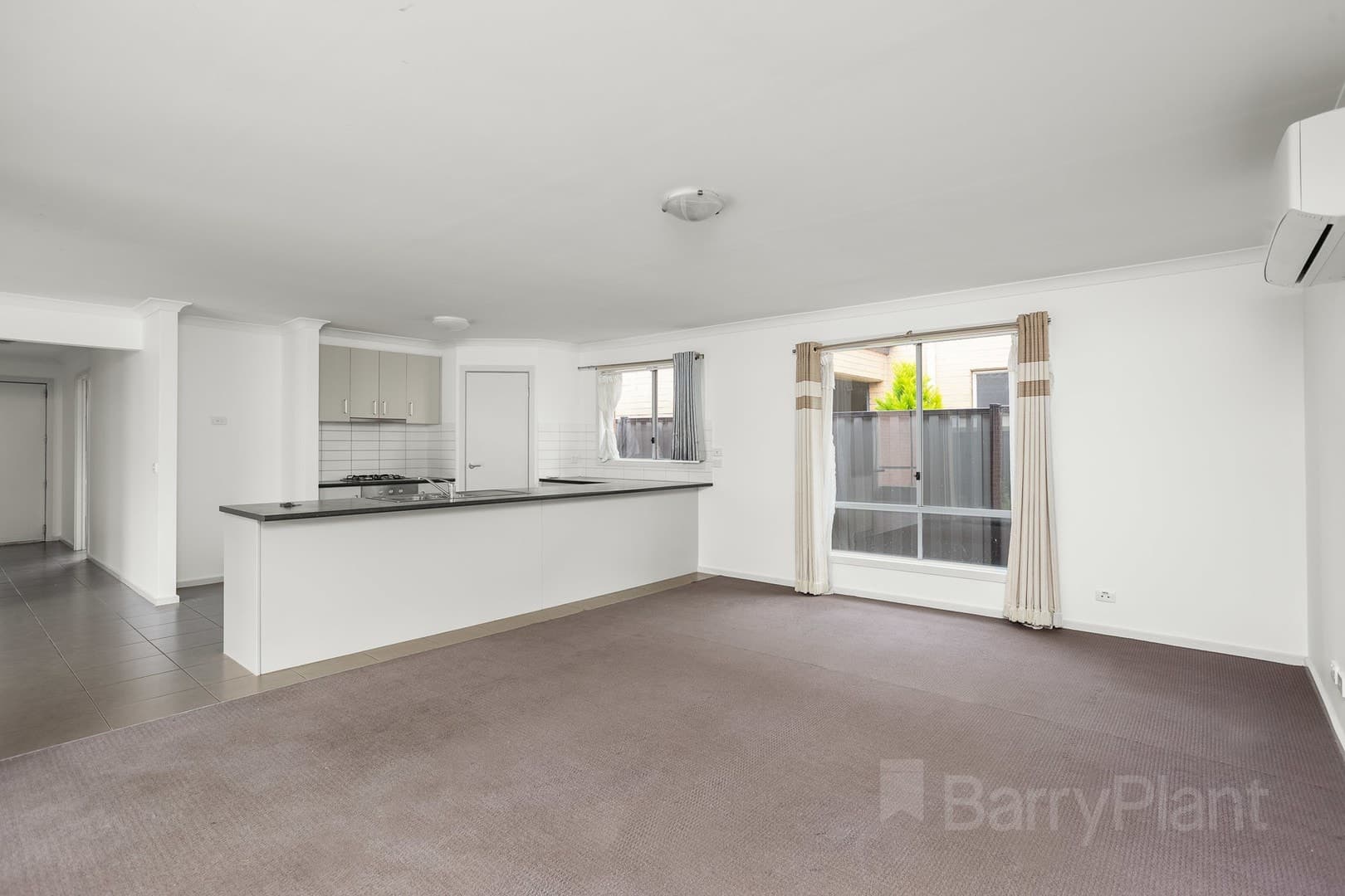 16 Tamar Avenue, Point Cook, VIC 3030, Point Cook - Thumbnail 3