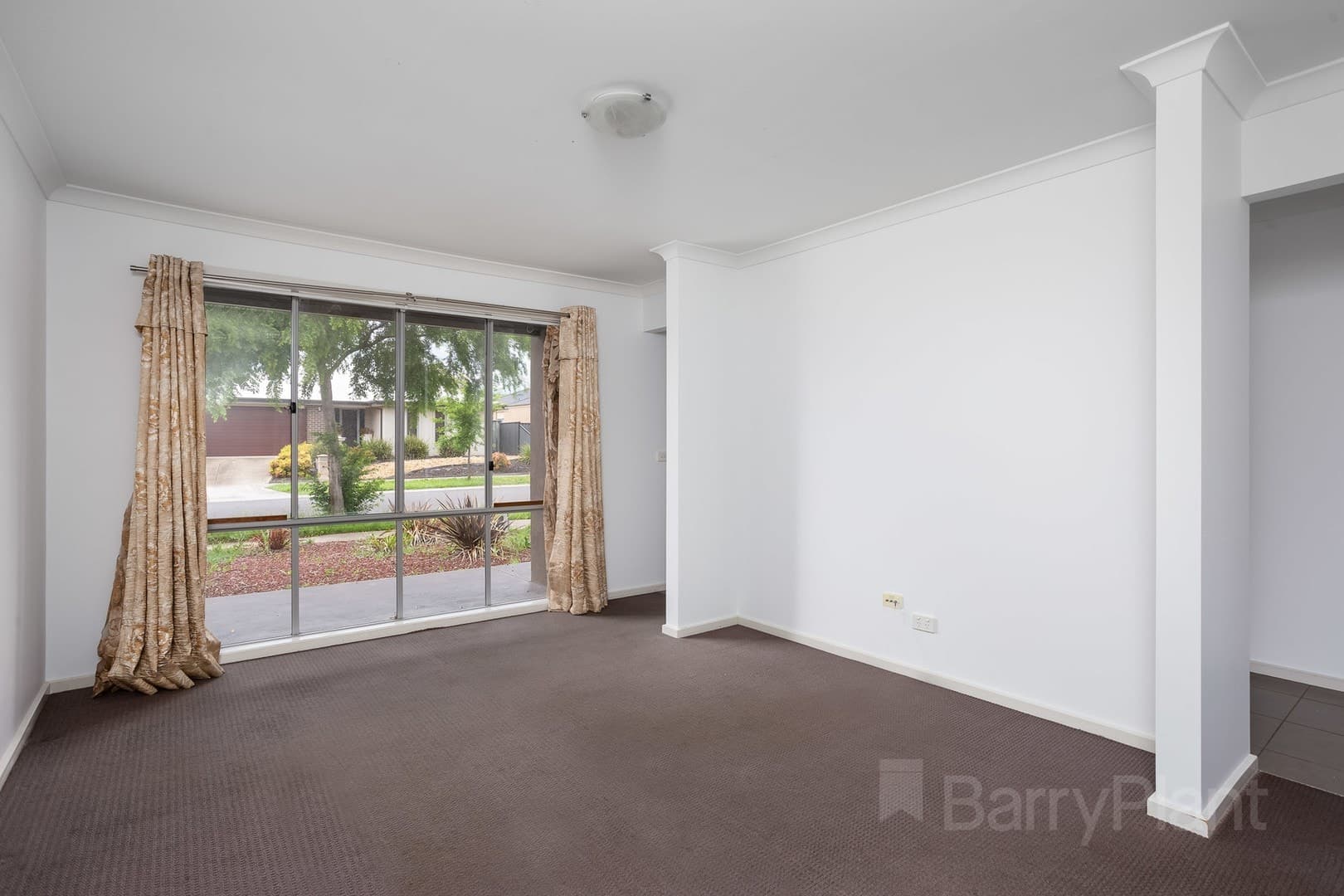 16 Tamar Avenue, Point Cook, VIC 3030, Point Cook - Thumbnail 7