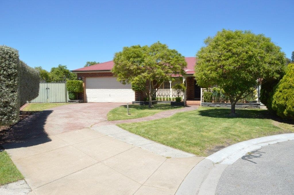 3 Maitland Close, Rowville, VIC 3178, Rowville - Thumbnail 2